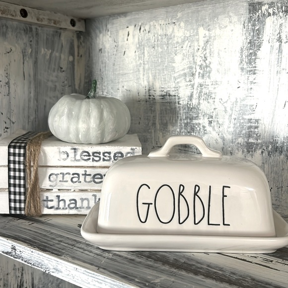 Rae Dunn GOBBLE butter dish - Picture 1 of 3